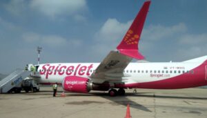 दिल्ली एयरपोर्ट पर बड़ा हादसा टला, दो विमान आपस में भिड़े; सभी यात्री सुरक्षित