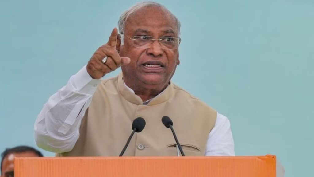 धर्मेंद्र प्रधान के इस्तीफे के बाद सियासी घमासान, विपक्ष बोला- छात्रों के संघर्ष के आगे झुकी सरकार