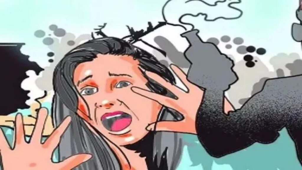 पंचायत में खोला प्रेम प्रसंग का राज, फिर महिला पर उड़ेला पेट्रोल! बागपत की घटना से सनसनी