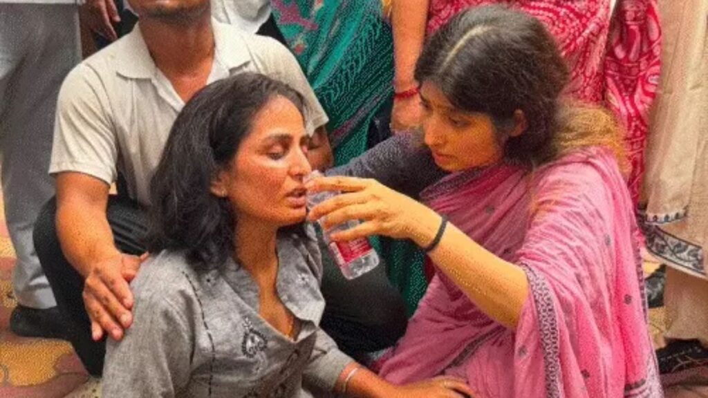 डिंपल यादव को हिरासत में लेने का दावा, CJP प्रदर्शन पर सपा का बड़ा आरोप; यूपी से दिल्ली तक सियासी बवाल